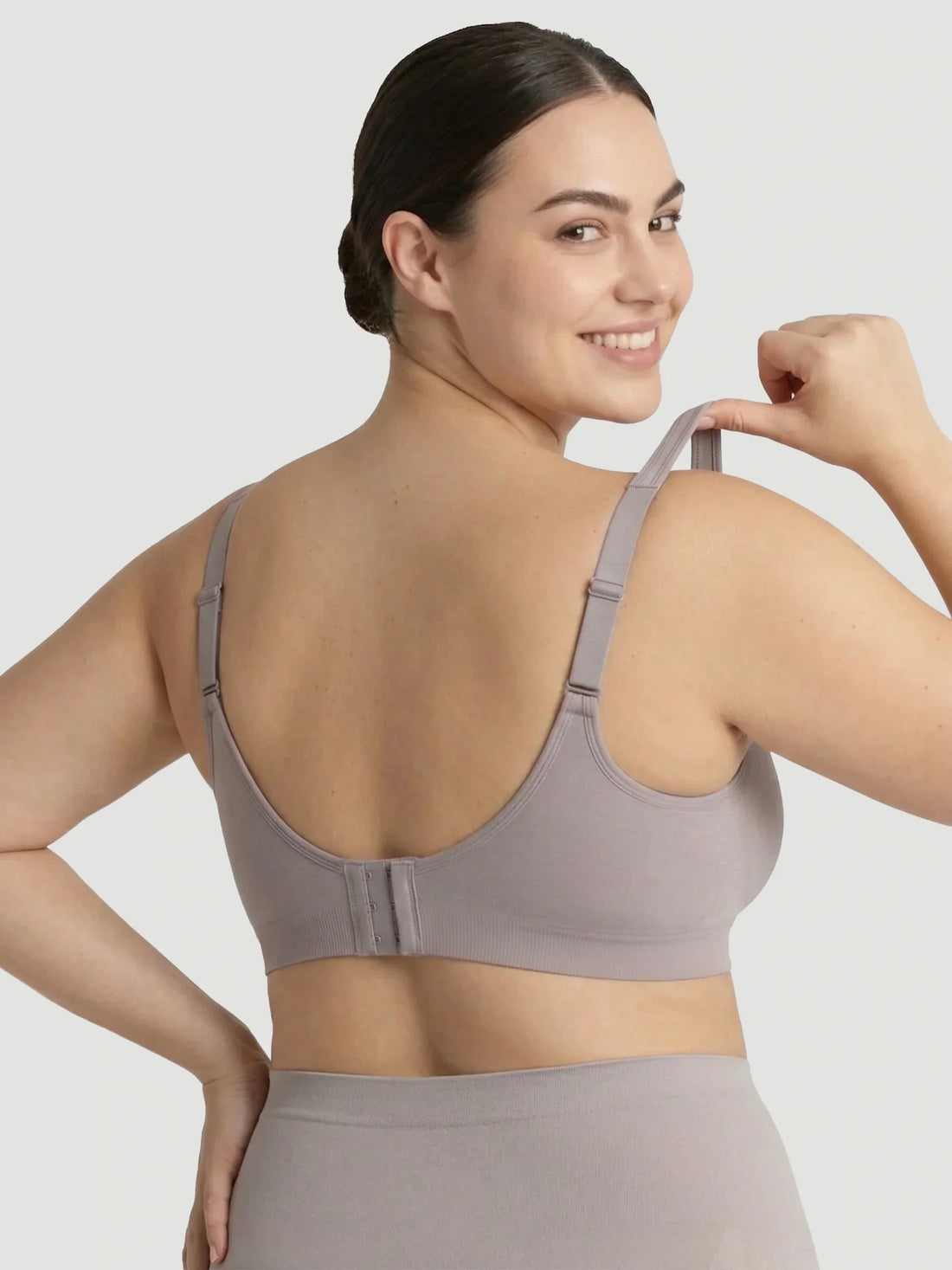 Best Bra for Back Pain: Why Your Bra Might Be the Problem